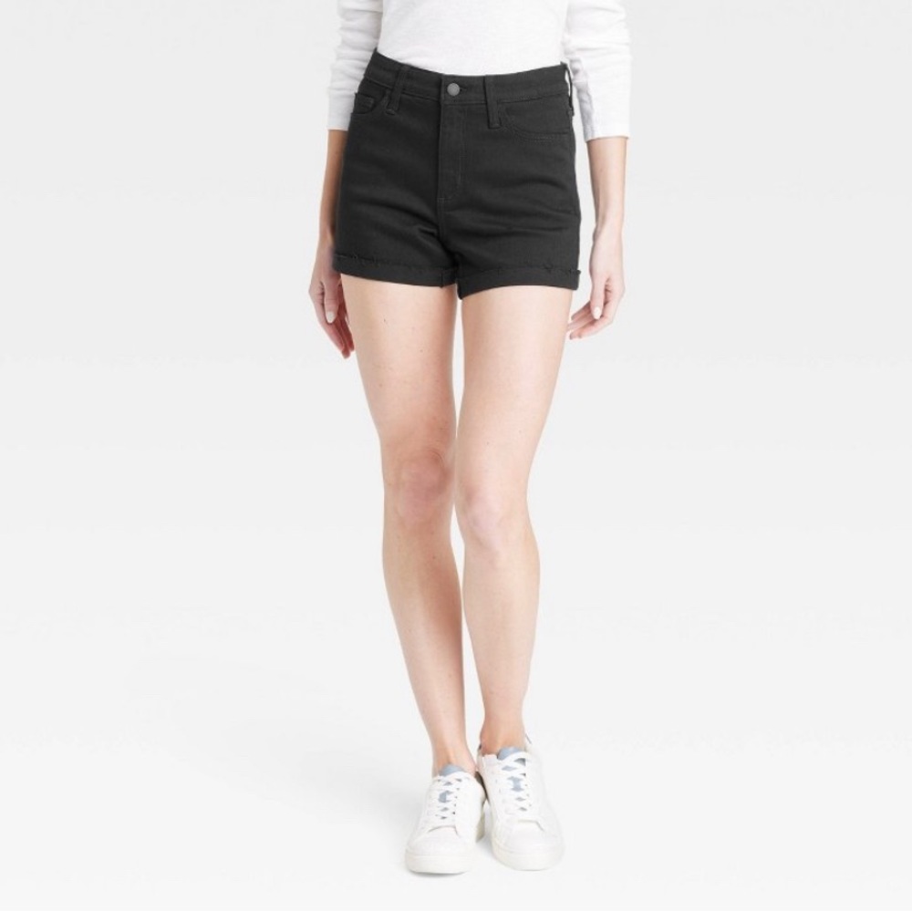 Women’s High-Rise Midi Jean Black Shorts - Universal Thread Size 4